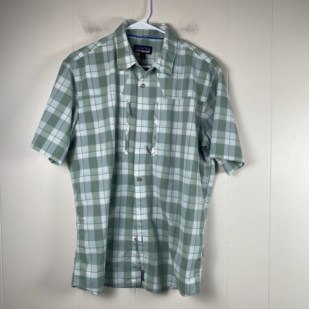 Patagonia Men's Plaid Short Sleeve Button Up Shirt Size Medium